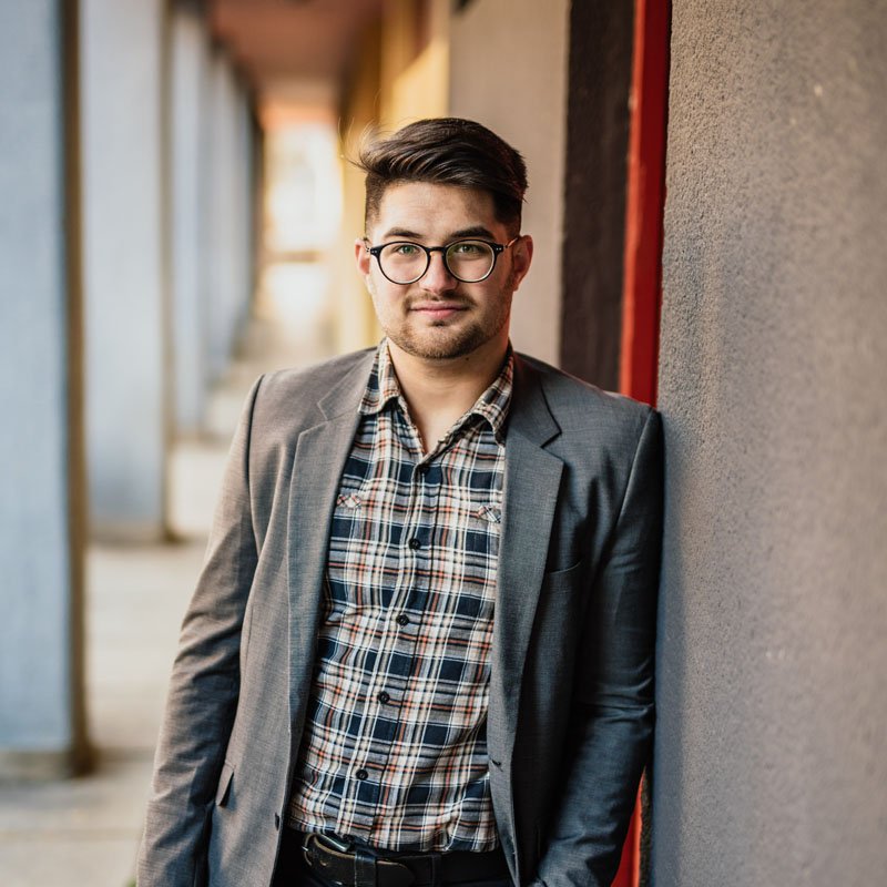 თარჯიმანთა ბიურო.